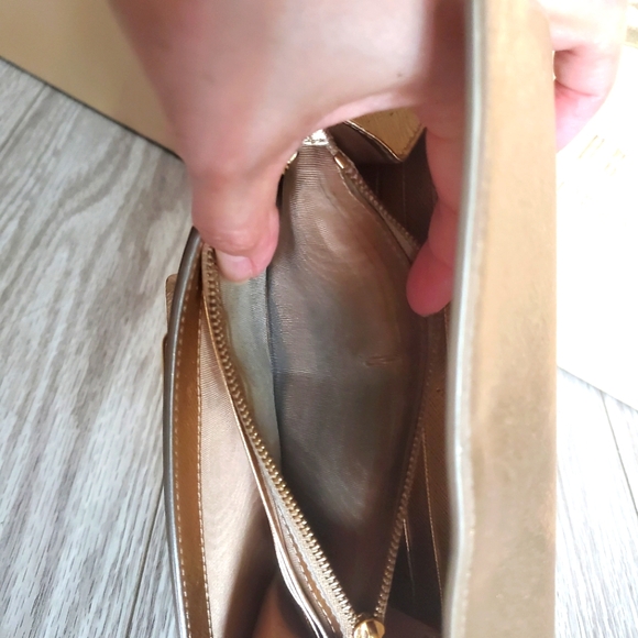 Ferregamo Bundle - Picture 15 of 16